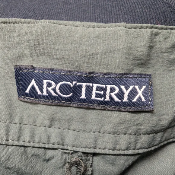 Arc'teryx Women's Long Hiking Athletic Shorts - Dark Green Size 10 - Picture 5 of 8